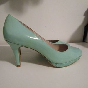 VINCE CAMUTO Mint Green Heels 7.5